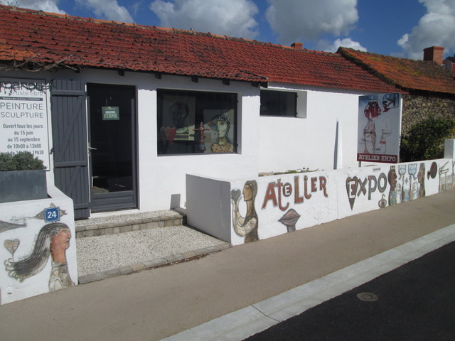 ATELIER EXPO MANOU